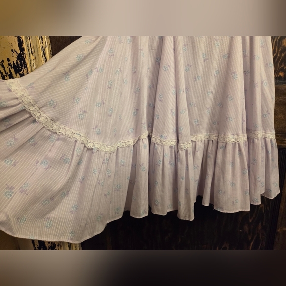 *Vntg* 1970s 'Jeri Bee' Sleeveless Lavender Cotton Midi Dress with Lace Trim - Picture 4 of 13